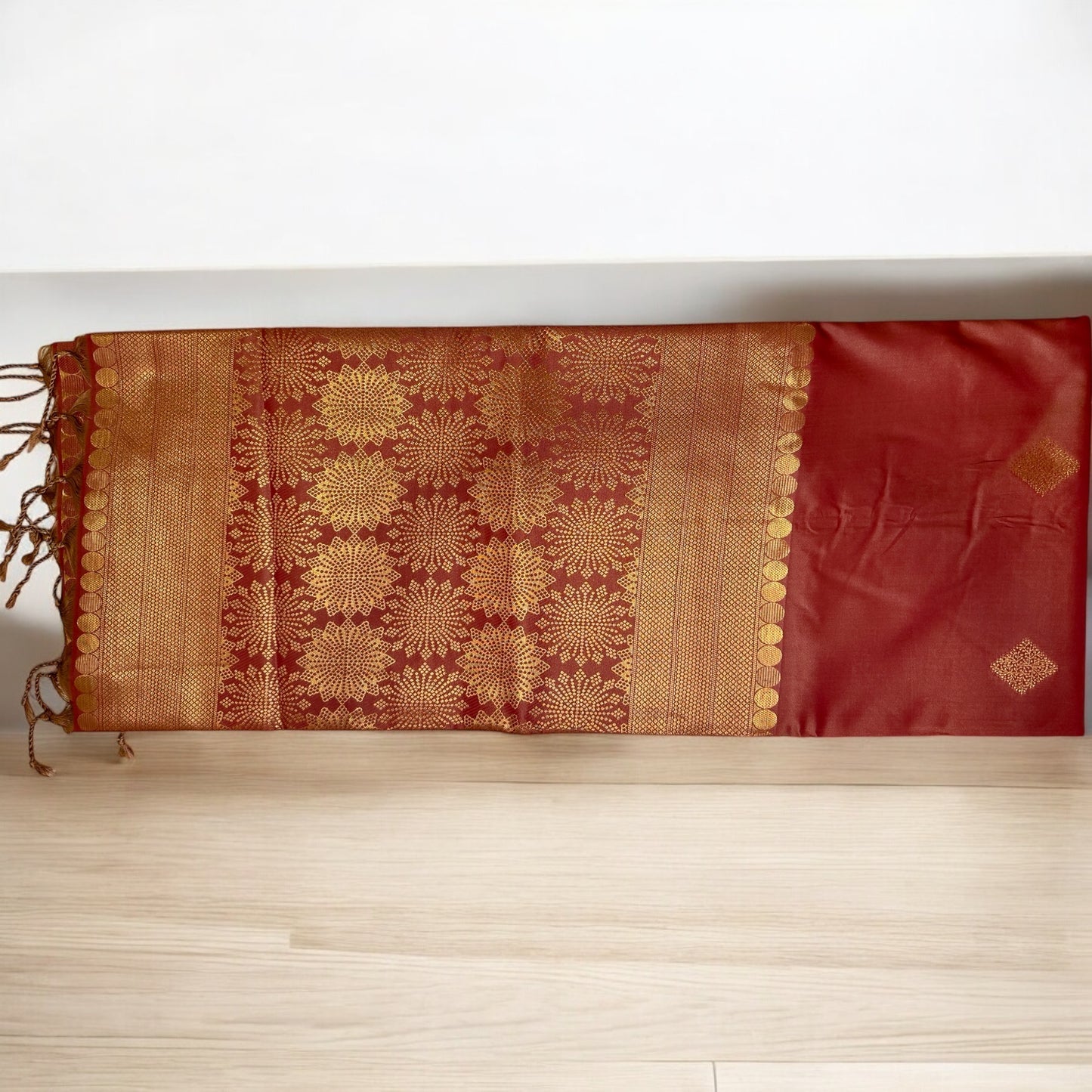 SOFT SILK SAREE – GOLDEN PALE PINK WITH SMALL DIAMOND BUTTA AND BIG DESIGN BUTTA BORDERLESS