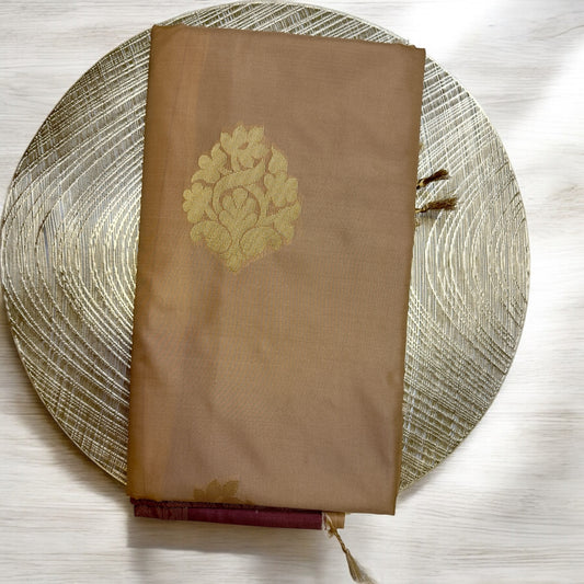 SOFT SILK SAREE – CREAM WITH BIG BUTTA DESIGN AND LIGHT BROWNISH PINK SMALL GOLDEN BORDER