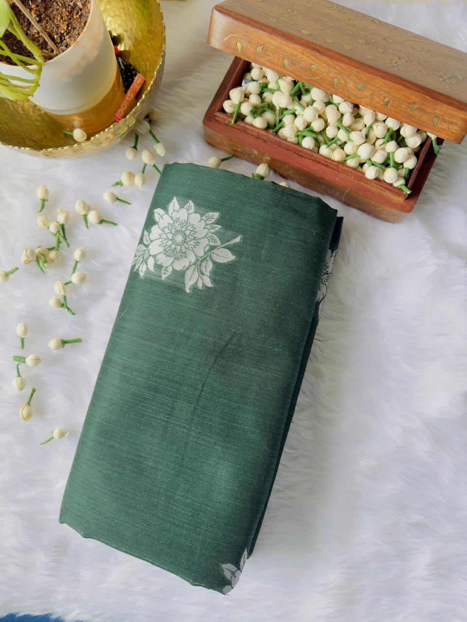BOTTLE GREEN CRACKLE COTTON FLORAL SAREE WITHOUT BORDER