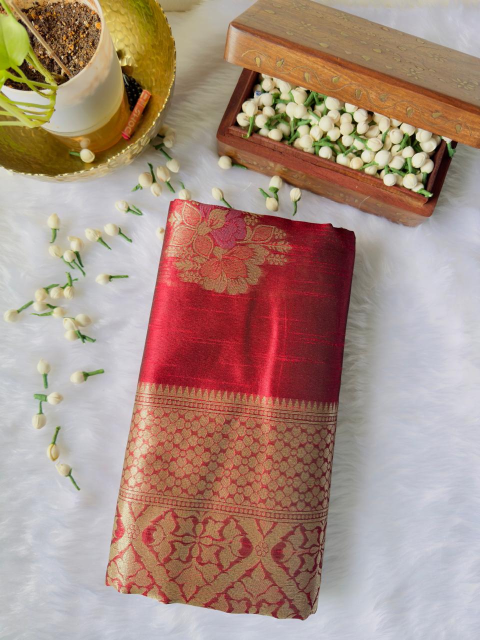 RED GOLDEN SHINE FLORAL CRACKLE COTTON SAREE WITHOUT BORDER