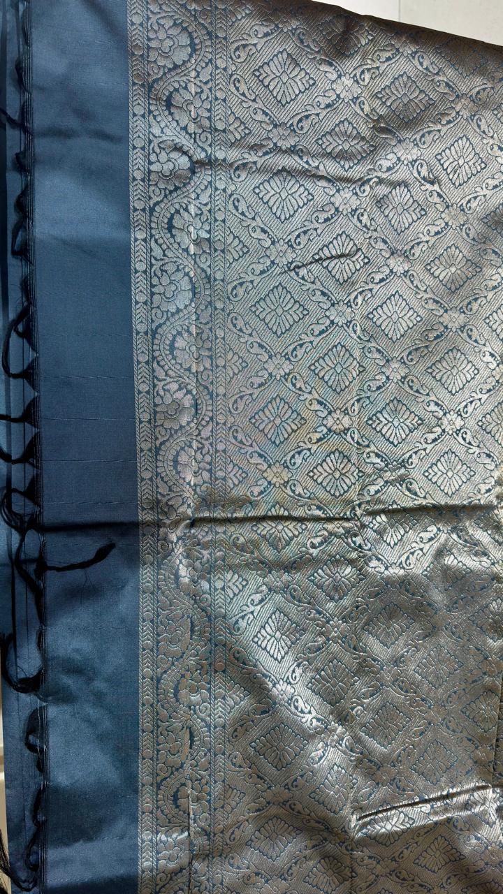 SEMI SILK GREY SMALL BUTTA BORDER